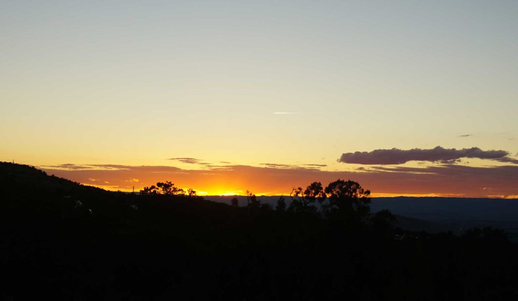 Sådan sparer du penge rejser og rejser mere!solnedgange ved Colorado National Monument, uden for Grand Junction, er ret spektakulære.